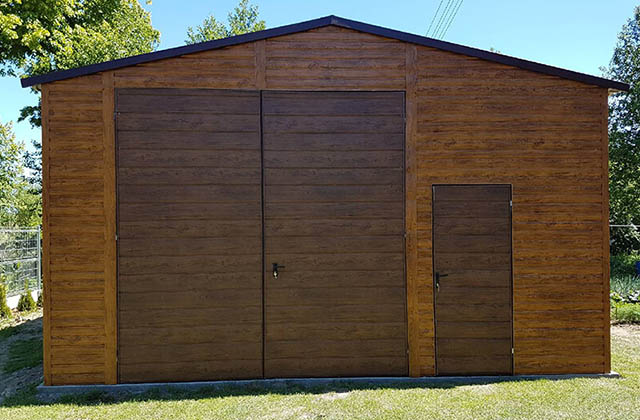 Garaż drewnopodobny duży